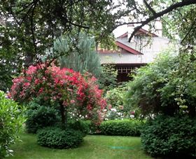 Allan Court Gardens Accommodation - Accommodation Port Macquarie 0