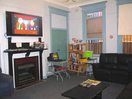 Blue Parrot Backpackers - Accommodation Port Macquarie 3