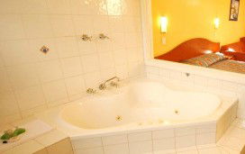  Colonial Motel Richmond - Accommodation Port Macquarie 0