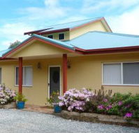 Whitby on Wallis Lakefront Cottage - Accommodation Port Macquarie