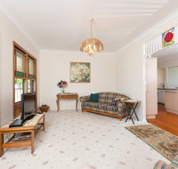 Cranford Waterfront Cottage - Accommodation Port Macquarie