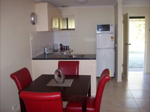 Colonial Inn Guest Rooms - Accommodation Port Macquarie 7