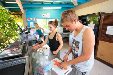 Mission Beach Retreat YHA - Accommodation Port Macquarie 3