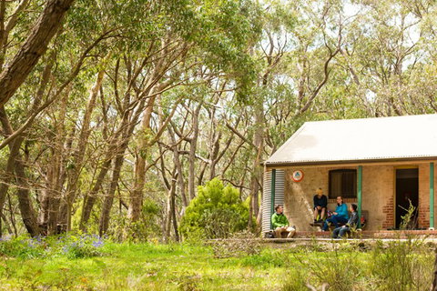 Mt Lofty YHA - Accommodation Port Macquarie 0