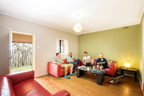 Mt Lofty YHA - Accommodation Port Macquarie 4
