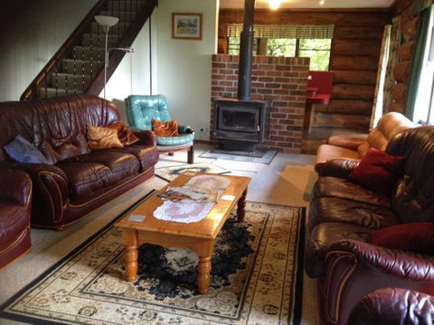 Canobolas Mountain Cabins - Accommodation Port Macquarie 4