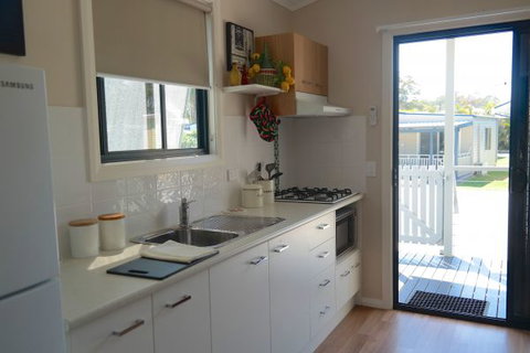 Colonial Holiday Park And Leisure Village - Accommodation Port Macquarie 2