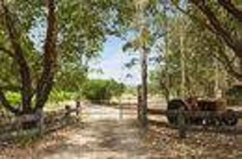Red Tractor Retreat - Accommodation Port Macquarie 2