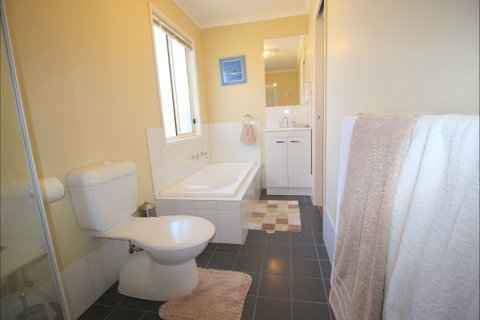 Christies Cottage For Holidays And Relocations. - Accommodation Port Macquarie 25