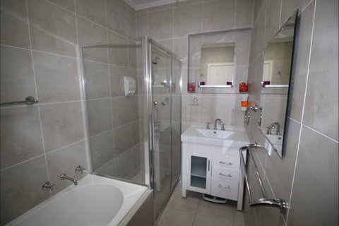 Christies Cottage For Holidays And Relocations. - Accommodation Port Macquarie 14