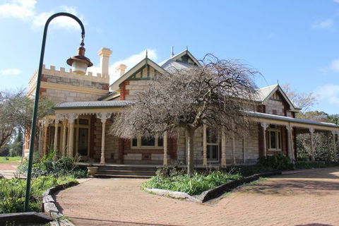 Cockburn House - Accommodation Port Macquarie 1
