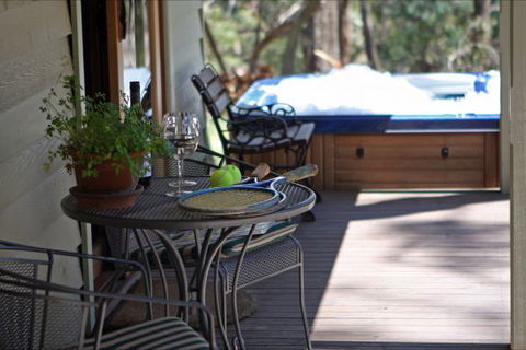 Mirkwood Forest Self-Contained Spa Cottages - Accommodation Port Macquarie 1