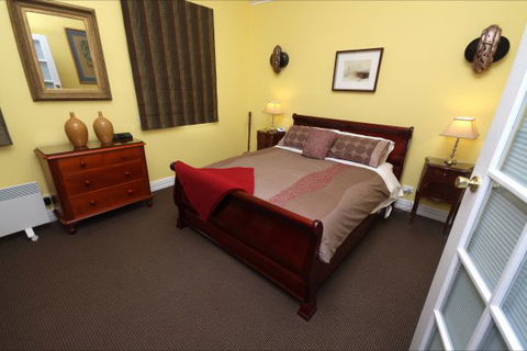 Mirkwood Forest Self-Contained Spa Cottages - Accommodation Port Macquarie 8