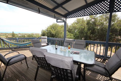 LJ Hooker Goolwa Holiday Rentals - 39 Bradford Road, Goolwa Beach - Accommodation Port Macquarie 1