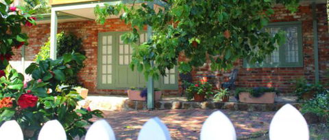 Kalamunda Carriages And Three Gums Cottage - Accommodation Port Macquarie 0