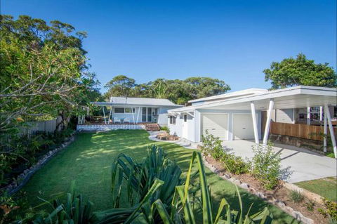 Back Beach Bungalow - Accommodation Port Macquarie 0