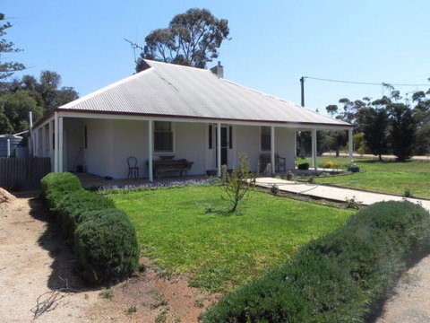 Great Grandpa Henry Retreat - Accommodation Port Macquarie 0