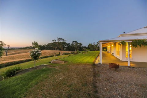 Jura House - Accommodation Port Macquarie 0