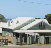 Merewether Beach House B and B - Accommodation Port Macquarie