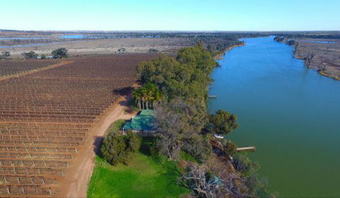 Mundic Waterfront Cottages - Accommodation Port Macquarie 0