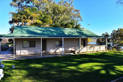 Mundic Waterfront Cottages - Accommodation Port Macquarie 1