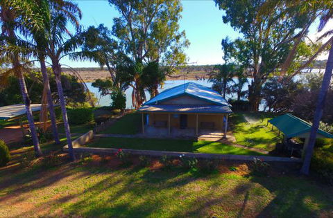 Mundic Waterfront Cottages - Accommodation Port Macquarie 2