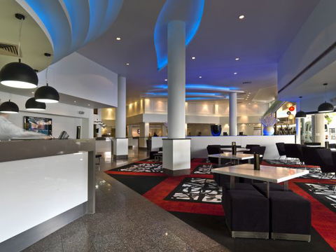 Novotel Surfers Paradise - Accommodation Port Macquarie 2