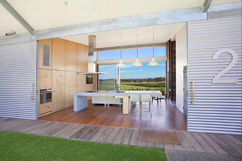 The Longhouse Pokolbin - Accommodation Port Macquarie 0