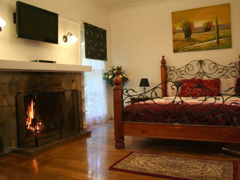 Tudor Cottages Mount Dandenong - Accommodation Port Macquarie 0