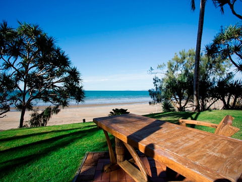 Beachfront Zilzie Holiday Home And Cottage - Accommodation Port Macquarie 1