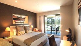 Oaks Plaza Pier Hotel - Accommodation Port Macquarie 0