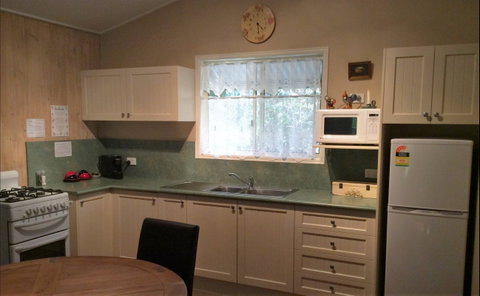Maleny Country Cottages - Accommodation Port Macquarie 5