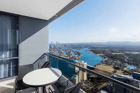 Meriton Suites Southport - Accommodation Port Macquarie 5