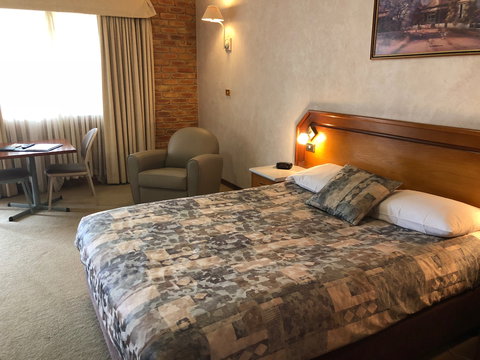 The Crossing Motel Junee - Accommodation Port Macquarie 2