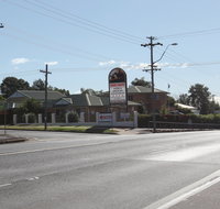Across Country Motor Inn and Serviced Apartments