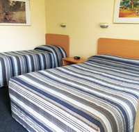 All Seasons Motor Lodge - Open