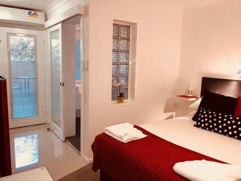 Canberra Short Term And Holiday Accommodation - Accommodation Port Macquarie 0