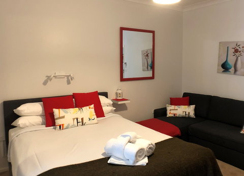 Canberra Short Term And Holiday Accommodation - Accommodation Port Macquarie 3
