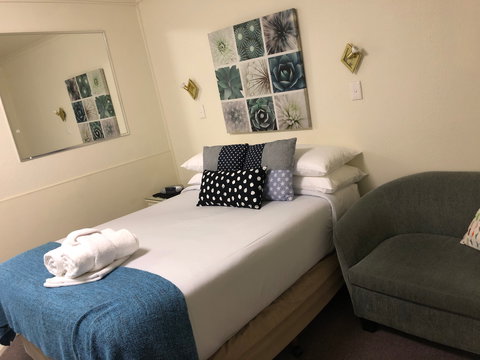 Canberra Short Term And Holiday Accommodation - Accommodation Port Macquarie 7