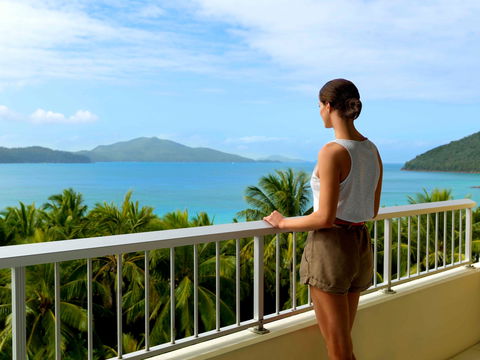 Hamilton Island Reef View Hotel - Accommodation Port Macquarie 0
