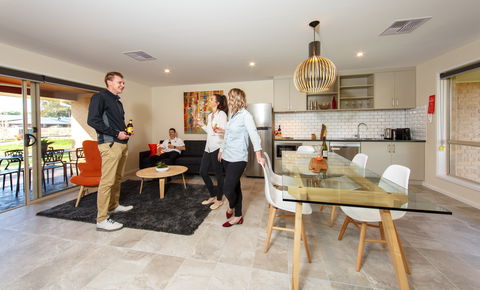 Howlong Country Golf Club Motel - Accommodation Port Macquarie 0
