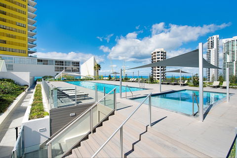 ULTIQA Air On Broadbeach - Accommodation Port Macquarie 1
