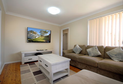 Barrack Point Holidays At Warilla Bowling Club - Accommodation Port Macquarie 1