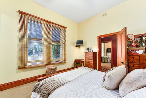 Bay Road - Walk To Blue Lake, CBD And Coffee Shops - Accommodation Port Macquarie 1