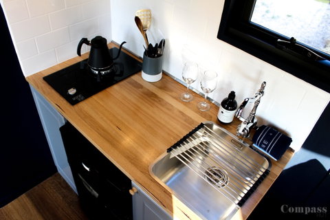 Compass Hut - Accommodation Port Macquarie 1