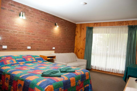 Country Roads Motor Inn Narrandera - Accommodation Port Macquarie 0