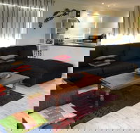 Flutterby's Beach Retreat Preston Beach - Accommodation Port Macquarie