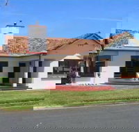 Gillian on Meylin - Accommodation Port Macquarie