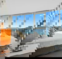 Holiday Holiday - H Residences Surfers Paradise - Accommodation Port Macquarie