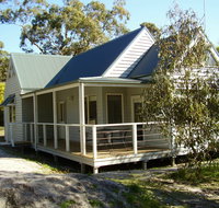 Hooked Inn Cottages